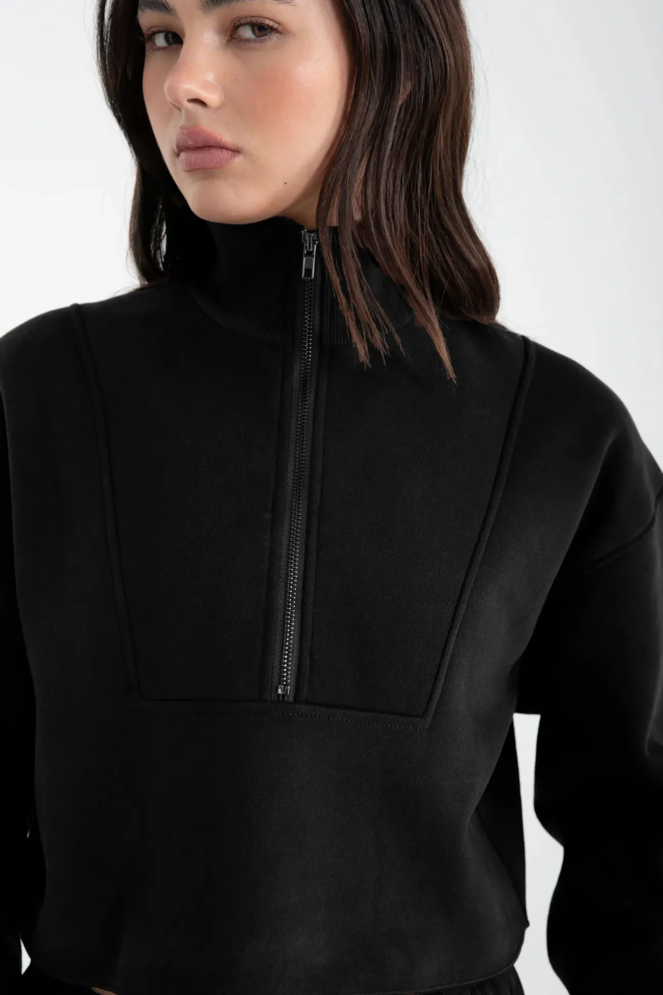 Arlo 1/2 Crop Sweater (Black)<ALL FENIX Hot
