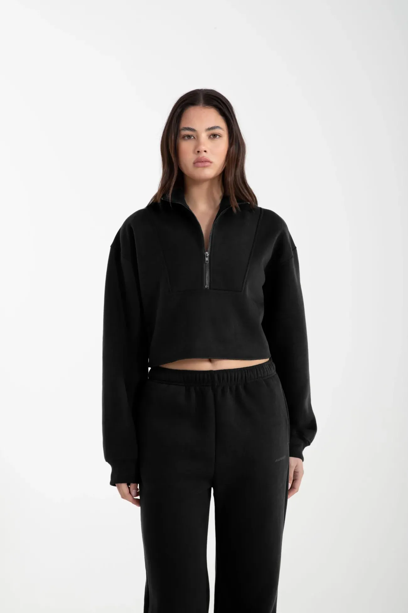Arlo 1/2 Crop Sweater (Black)<ALL FENIX Hot